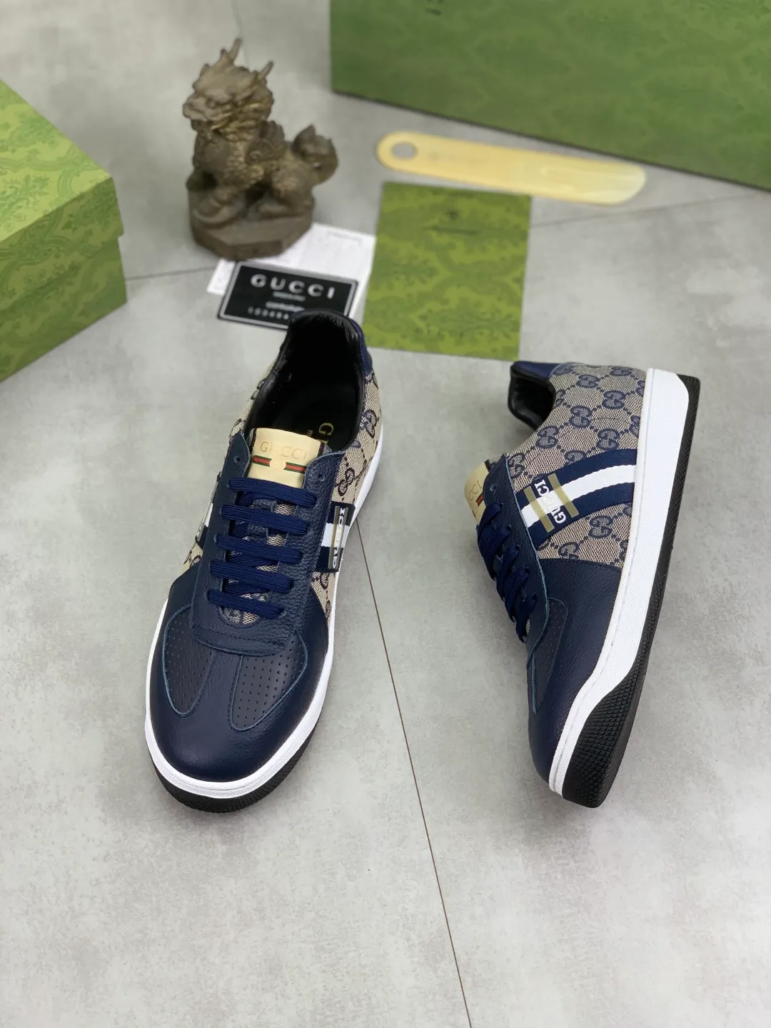 Men's shoes 💰P400💰【New model】 🆘 The latest model from Gucci official website 🎁 Classic casual and fashionable men's shoes 👟 Hot model 💥 Simple and elegant style, exclusive for trendy men. Unique latest brand elements from the official website 👑 Original Gucci decoration, fashionable and generous, made of original soft calfskin fabric ➕ Comfortable soft pigskin lining ✅Wear-resistant rubber outsole designated on the official website_Full of elasticity, the classic model taken at the counter 🎬Color: 4️⃣colors available😍Number of codes: 38-44 (45 46 customized)